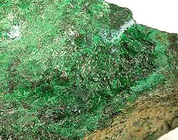 Hellyerite-Heazlewoodite-Zaratite-255032.jpg