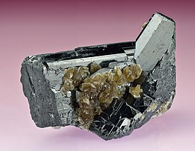 Ferberite - Panasqueira mines, Beira Baixa, Portugal.jpg